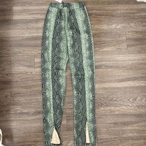 MISSGUIDED high waisted pants NWT